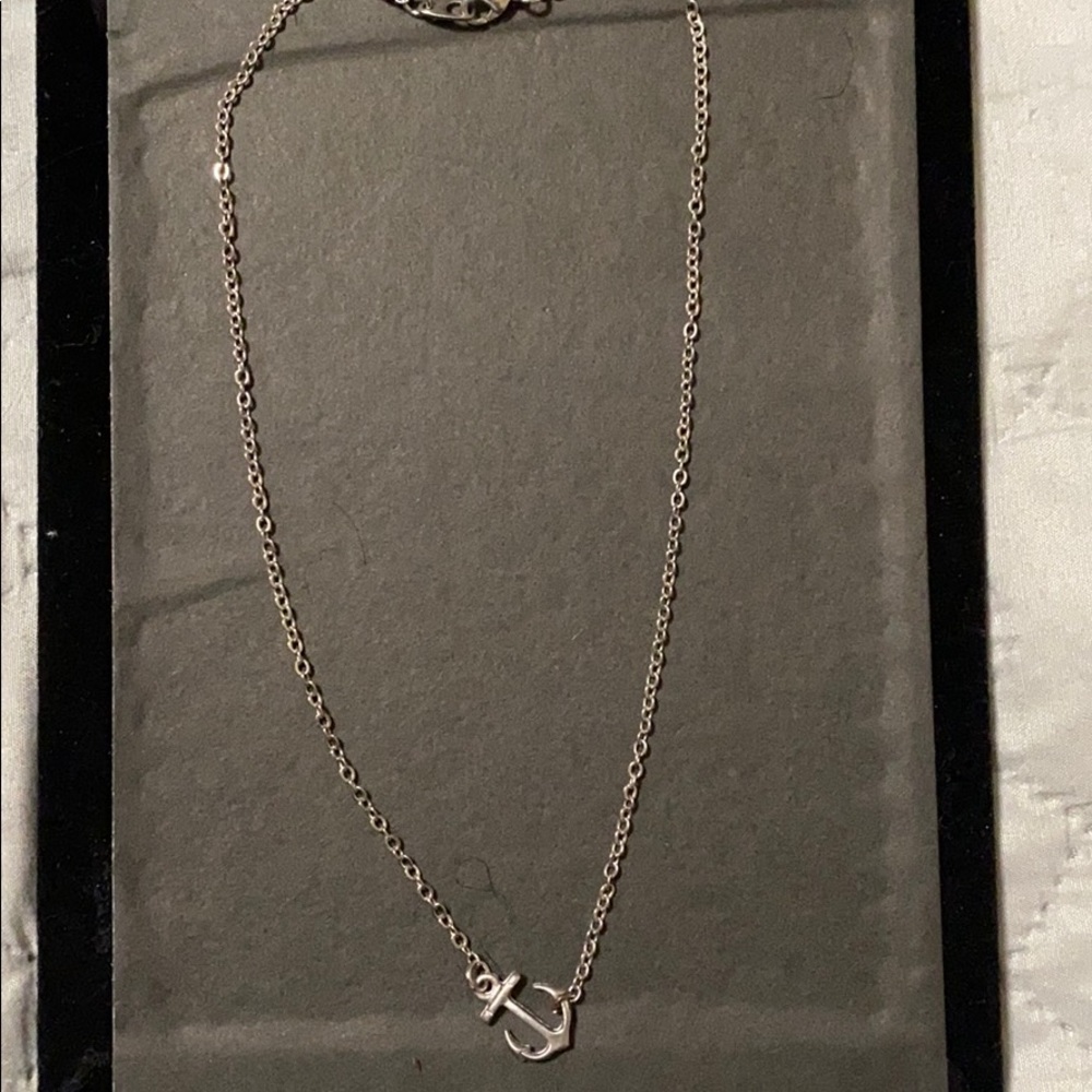 Anchor necklace